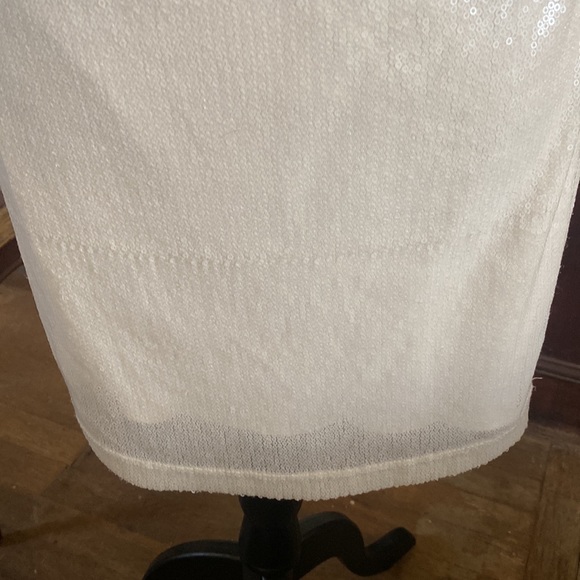 🦊 B Smart cream dress. Half body is sequined. - Picture 3 of 5